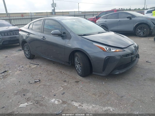 Salvage Toyota Prius Image