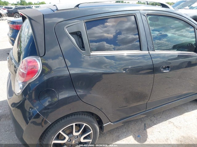 Chevrolet Spark 2lt Auto