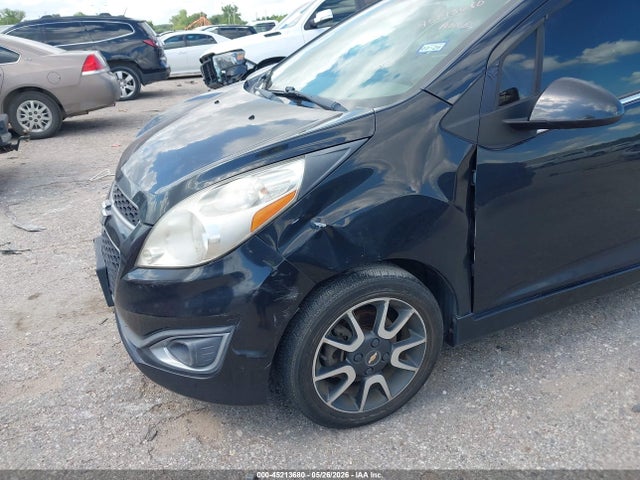 Chevrolet Spark 2lt Auto