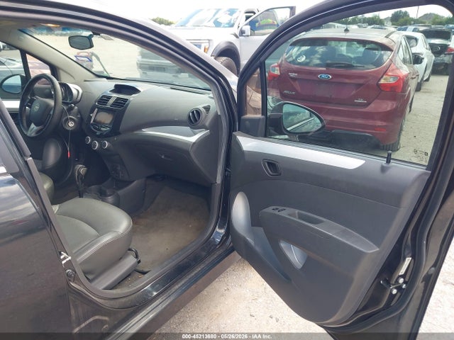 Chevrolet Spark 2lt Auto