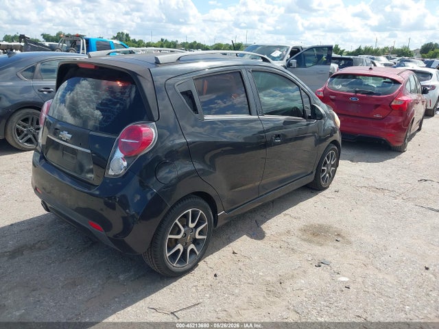 Chevrolet Spark 2lt Auto