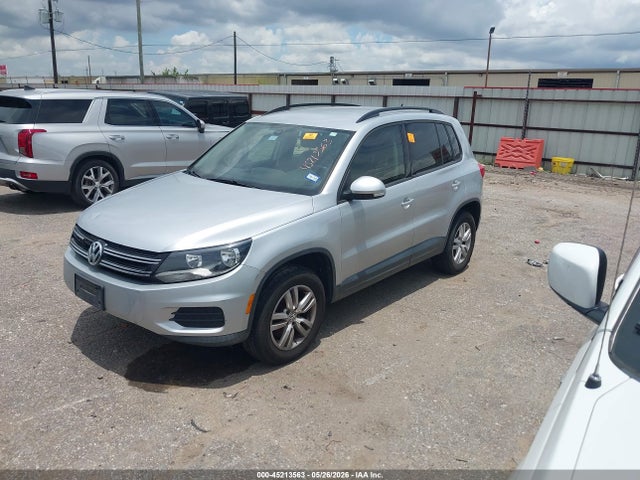Volkswagen Tiguan S