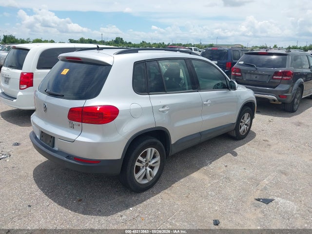 Volkswagen Tiguan S