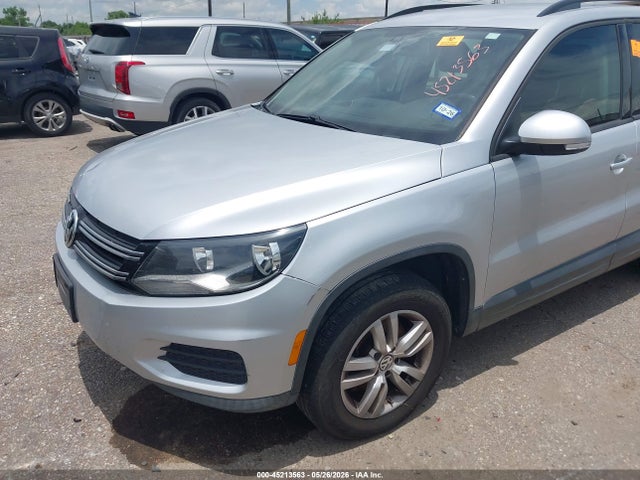 Volkswagen Tiguan S