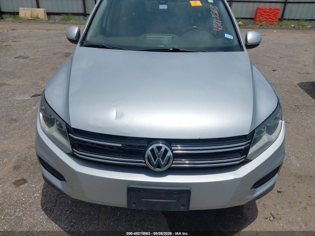 Volkswagen Tiguan S