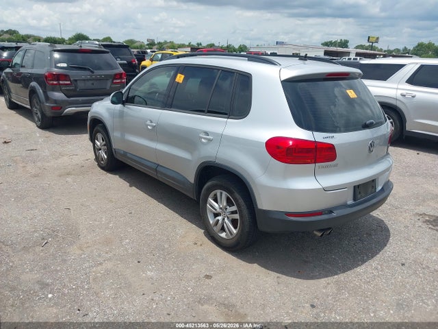 Volkswagen Tiguan S