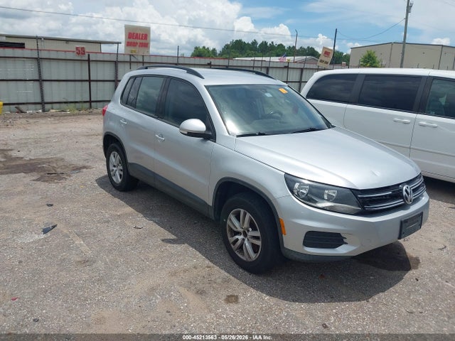 Salvage Volkswagen Tiguan Image