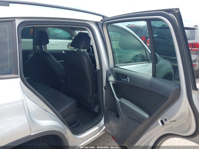 Volkswagen Tiguan S