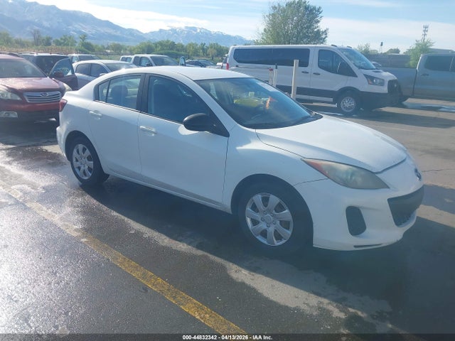 Salvage Mazda Mazda3 Image