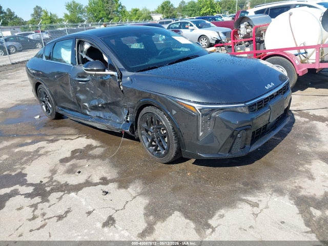 Salvage Kia K4 Image
