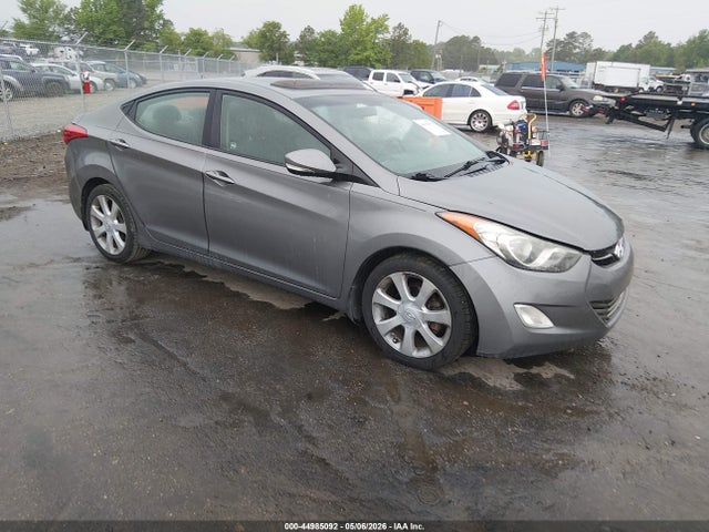 Salvage Hyundai ELANTRA Image