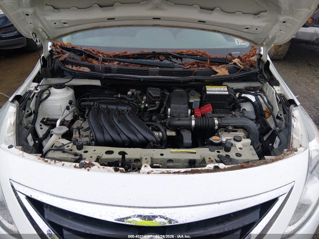 Nissan Versa 1.6 S+