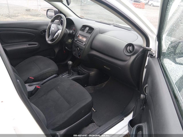 Nissan Versa 1.6 S+
