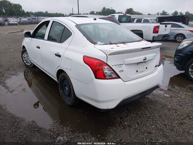 Nissan Versa 1.6 S+