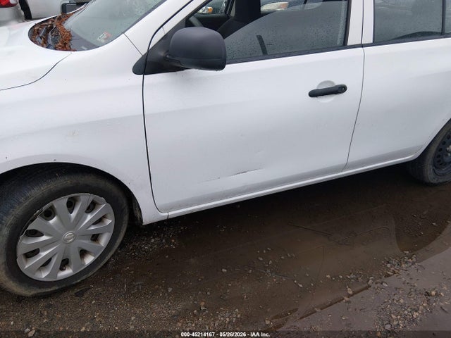 Nissan Versa 1.6 S+