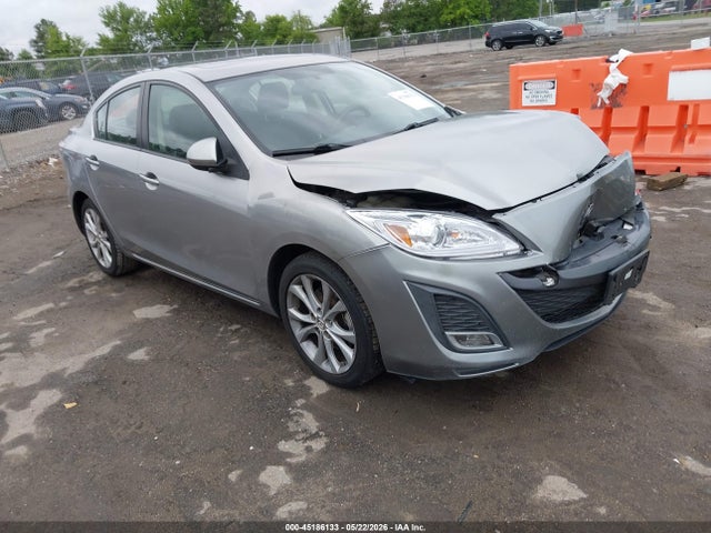 Salvage Mazda Mazda3 Image