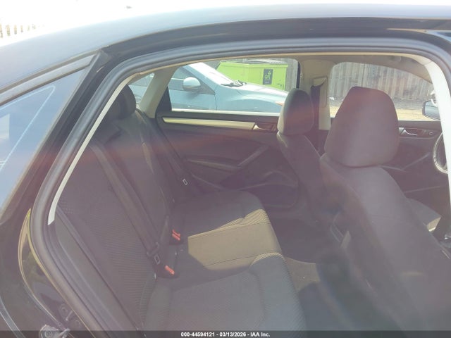 Volkswagen Passat 1.8t S