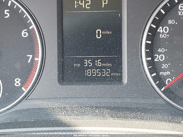 Volkswagen Passat 1.8t S