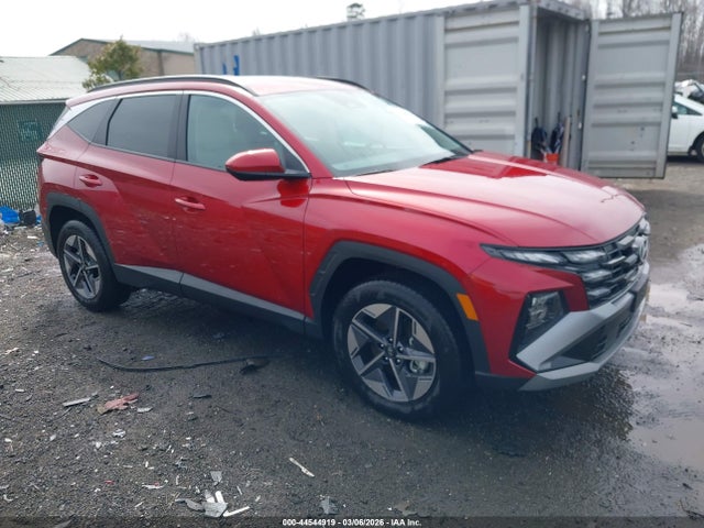 Salvage Hyundai TUCSON Image