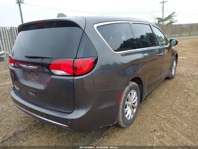 Chrysler Pacifica Touring Plus