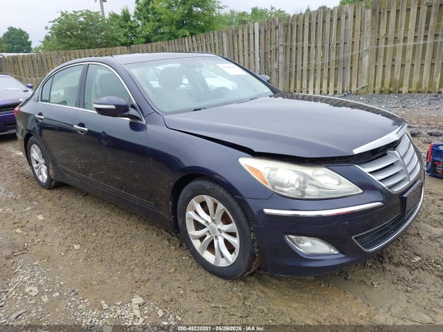 Salvage Hyundai Genesis Image
