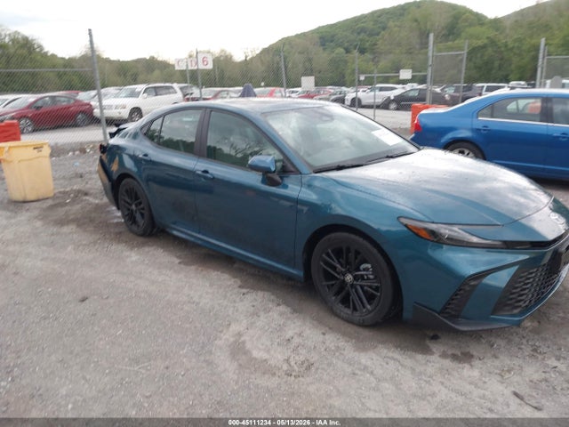 Salvage Toyota Camry Image