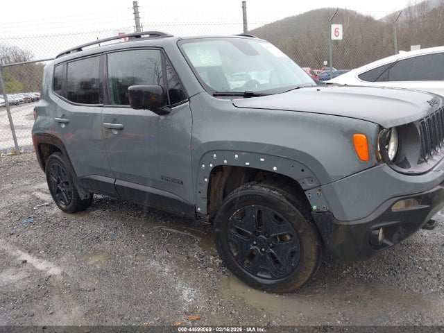 Salvage Jeep Renegade Image