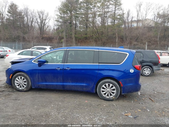 Chrysler Pacifica Touring Plus