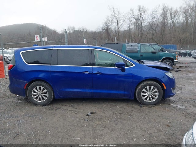 Chrysler Pacifica Touring Plus