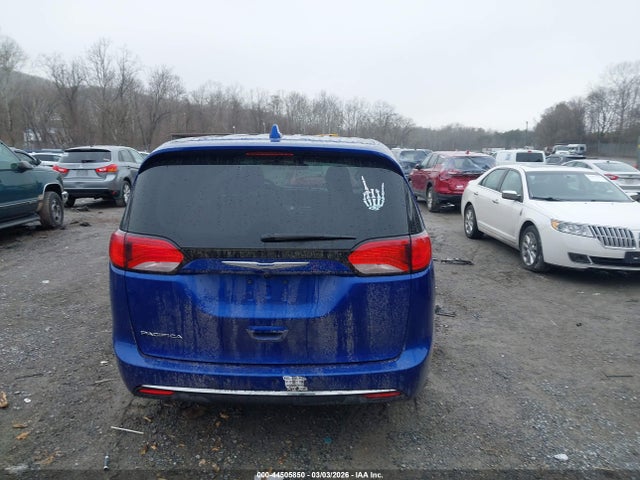 Chrysler Pacifica Touring Plus
