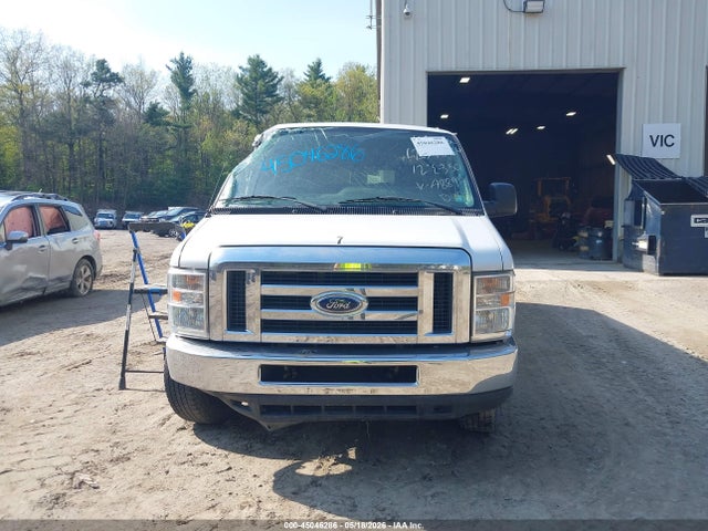 Ford E-350 Xlt