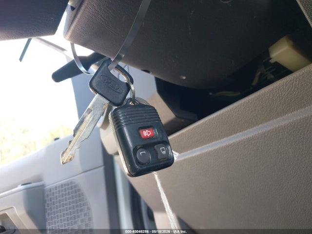 Ford E-350 Xlt