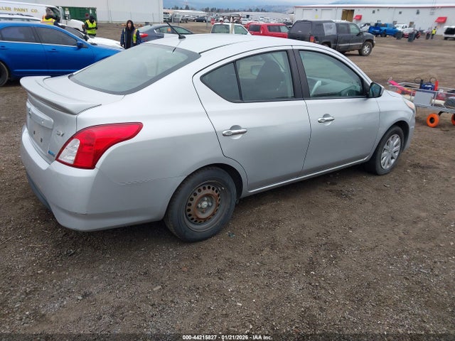 Nissan Versa