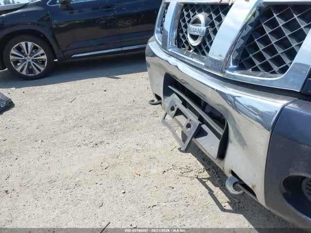 Nissan Titan Se