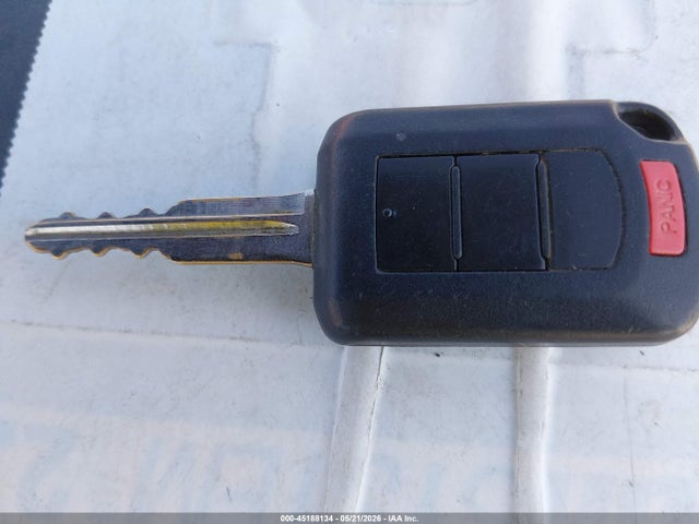 Mitsubishi Mirage Es