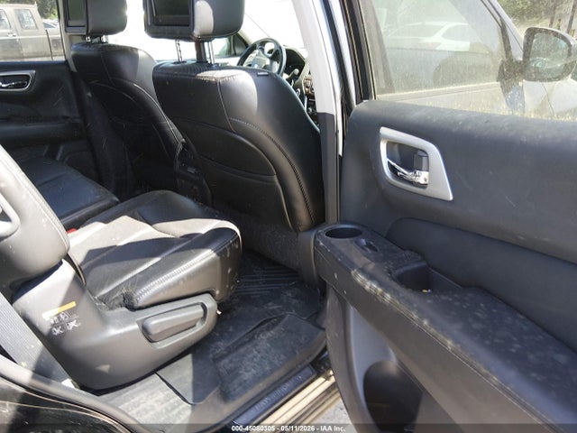 Nissan Pathfinder Platinum