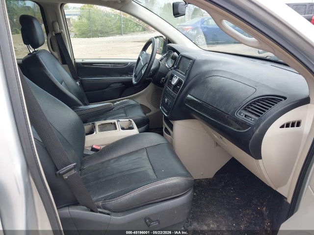 Chrysler Town & Country Touring