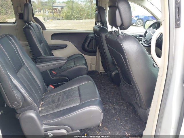 Chrysler Town & Country Touring