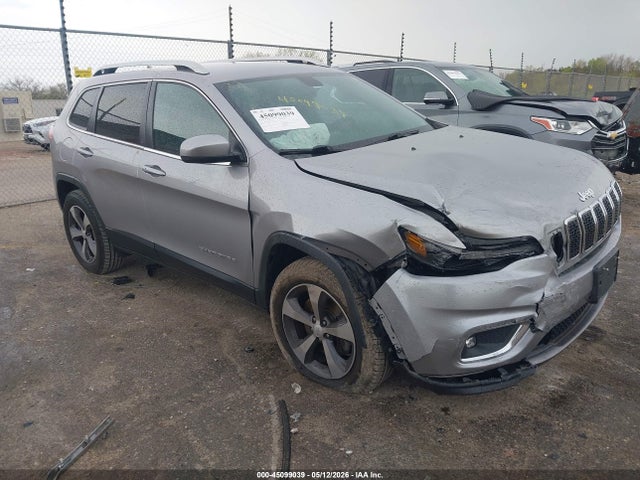 Salvage Jeep Cherokee Image