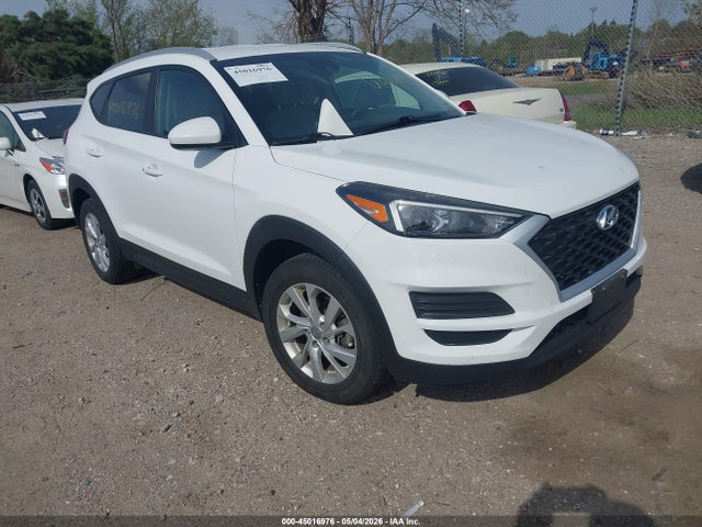 Salvage Hyundai TUCSON Image