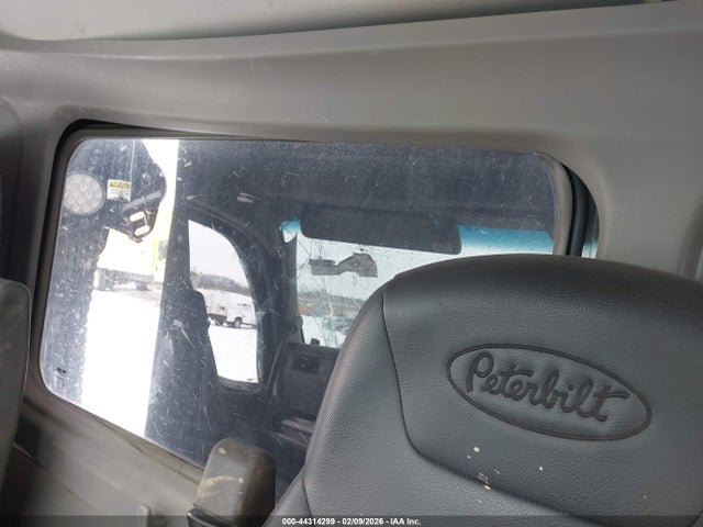 Peterbilt 567