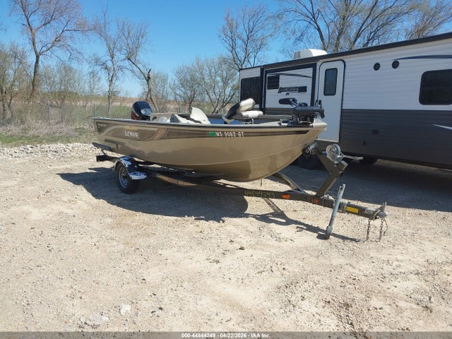 Salvage Lowe Fm 175s Boat & Trailer Image