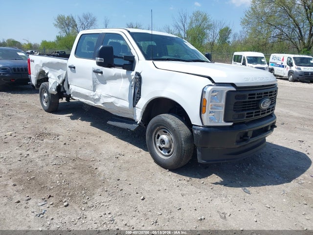 Salvage Ford F-350 Image