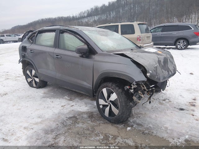 Salvage Volkswagen Taos Image