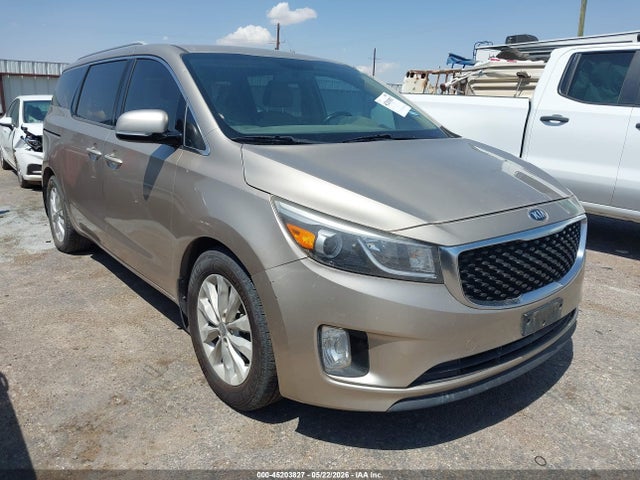 Salvage Kia Sedona Image