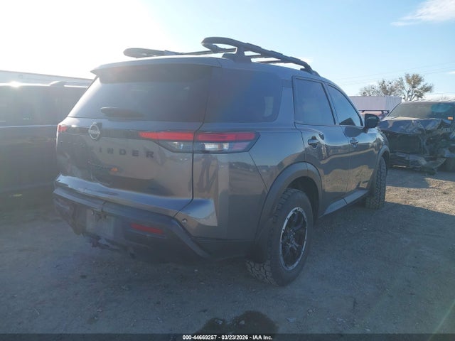 Nissan Pathfinder Rock Creek 4wd