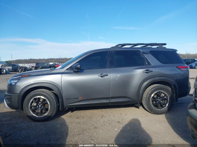 Nissan Pathfinder Rock Creek 4wd