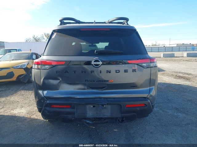 Nissan Pathfinder Rock Creek 4wd
