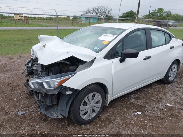 Nissan Versa 1.6 S
