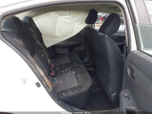 Nissan Versa 1.6 S